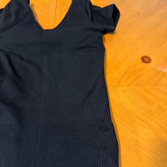 NEW Halara Seamless V-Neck Short Sleeve Built in Shapewear with Shorts Black XL - Picture 12 of 15